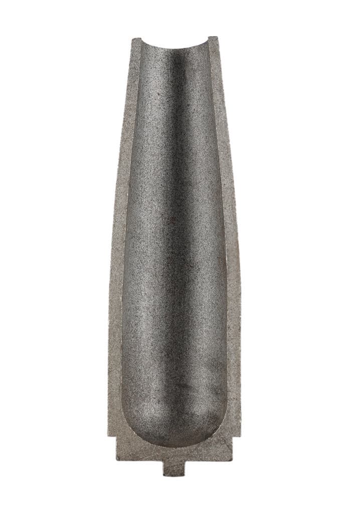 Suženi otkovak košuljice 122mm M 10 GG: Uzdužni presek koji prikazuje šupljinu unutar metalnog otkovka